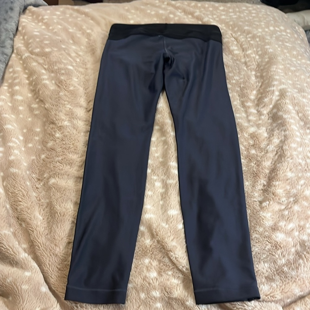 Under Armour gray and black leggings size medium - Picture 5 of 5